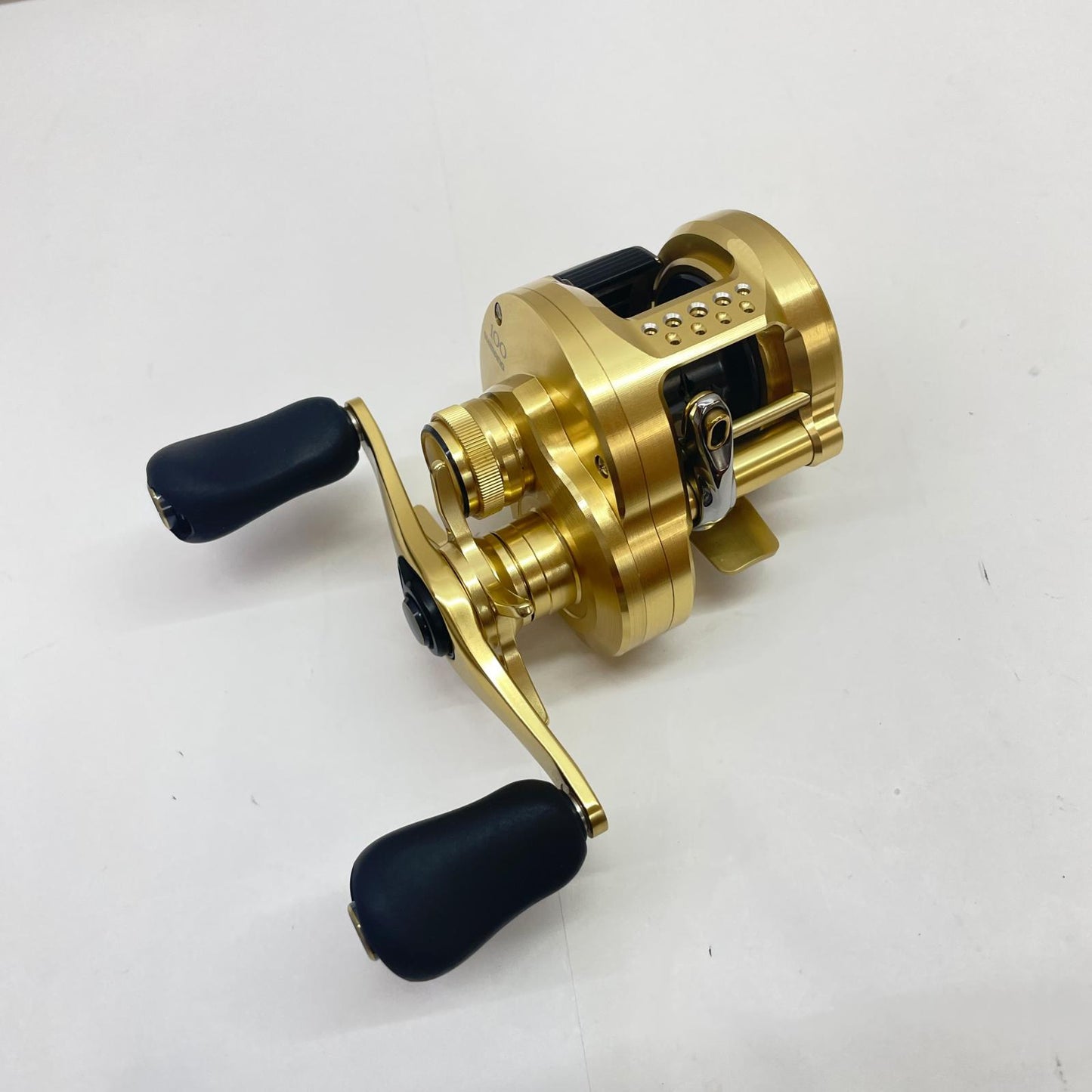 【フィッシング/釣り/釣具/リール】 【ベイトリール/右ハンドル】SHIMANO | シマノ 21カルカッタコンクエスト100 04232【瀬戸大橋店】
