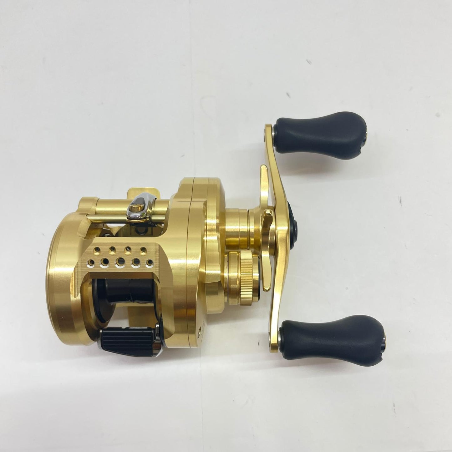 【フィッシング/釣り/釣具/リール】 【ベイトリール/右ハンドル】SHIMANO | シマノ 21カルカッタコンクエスト100 04232【瀬戸大橋店】