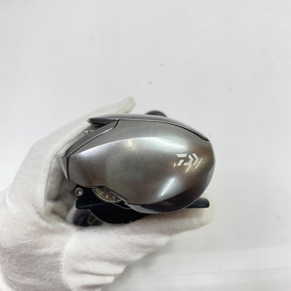 【フィッシング/釣り/釣具/リール】 【ベイトリール/右ハンドル】Daiwa | ダイワ 21ジリオンSVTW1000H ※カスタム品純正パーツありません。【瀬戸大橋店】