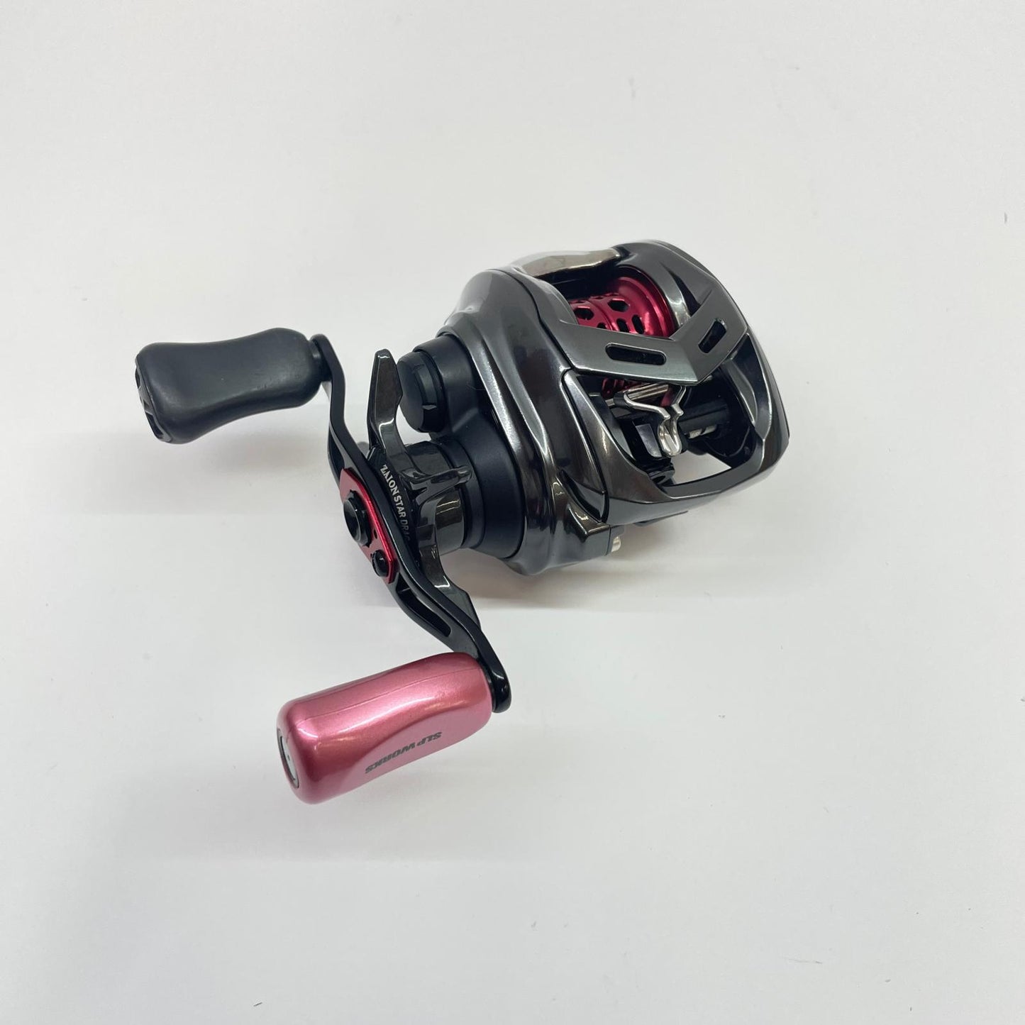 【フィッシング/釣り/釣具/リール】 【ベイトリール/右ハンドル】Daiwa | ダイワ 20アルファスAIRTW8.6 ※カスタム品純正パーツありません。【瀬戸大橋店】