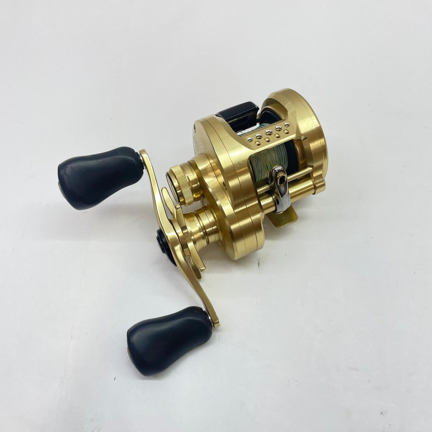 【フィッシング/釣り/釣具/リール】 【ベイトリール/右ハンドル】SHIMANO | シマノ 21カルカッタコンクエスト200 04234【瀬戸大橋店】