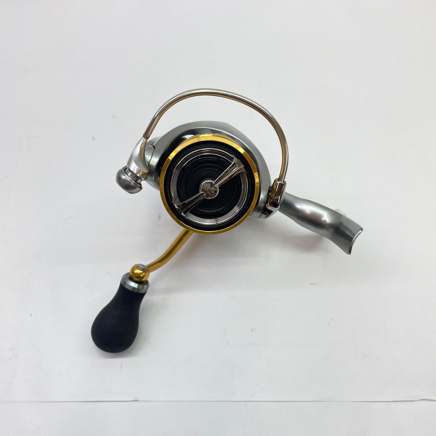 【フィッシング/釣り/釣具/リール】 【スピニングリール】Daiwa | ダイワ 18フリームスLT2000S【瀬戸大橋店】