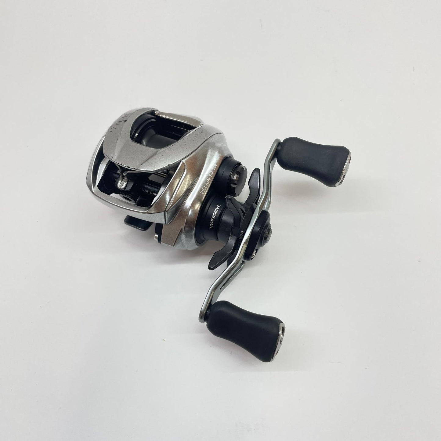 【フィッシング/釣り/釣具/リール】 【ベイトリール/左ハンドル】Daiwa | ダイワ 21ジリオンSVTW1000HL 00630216【瀬戸大橋店】