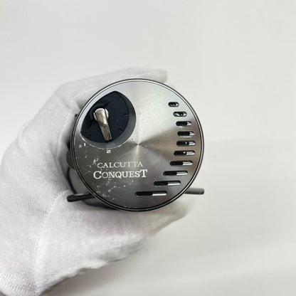 【フィッシング/釣り/釣具/リール】 【ベイトリール/右ハンドル】SHIMANO | シマノ 20カルカッタコンクエストDC100 04083【瀬戸大橋店】