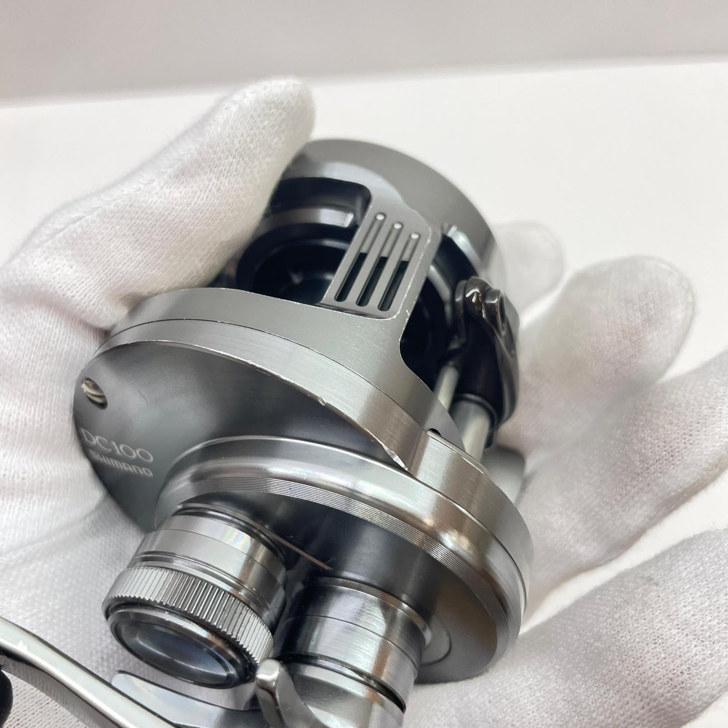 【フィッシング/釣り/釣具/リール】 【ベイトリール/右ハンドル】SHIMANO | シマノ 20カルカッタコンクエストDC100 04083【瀬戸大橋店】