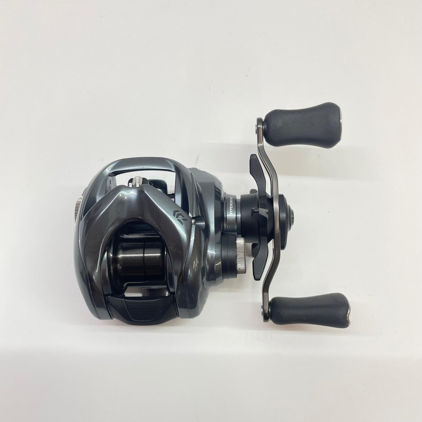 【フィッシング/釣り/釣具/リール】 【ベイトリール/右ハンドル】Daiwa | ダイワ 25タトゥーラSVTW100H 00630153【瀬戸大橋店】