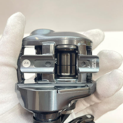 【フィッシング/釣り/釣具/リール】 【ベイトリール/右ハンドル】Daiwa | ダイワ 25タトゥーラSVTW100H 00630153【瀬戸大橋店】