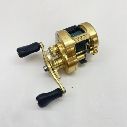 【フィッシング/釣り/釣具/リール】 【ベイトリール/右ハンドル】SHIMANO | シマノ 23カルカッタコンクエストMD300XG 045928 ※タバコ臭 大【瀬戸大橋店】