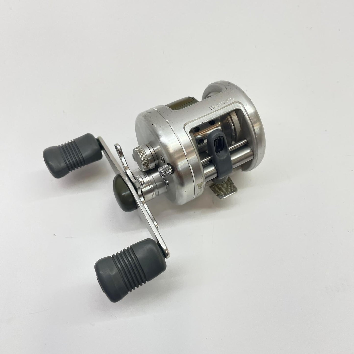 【フィッシング/釣り/釣具/リール】 【ベイトリール/右ハンドル】SHIMANO | シマノ 92カルカッタ100【瀬戸大橋店】