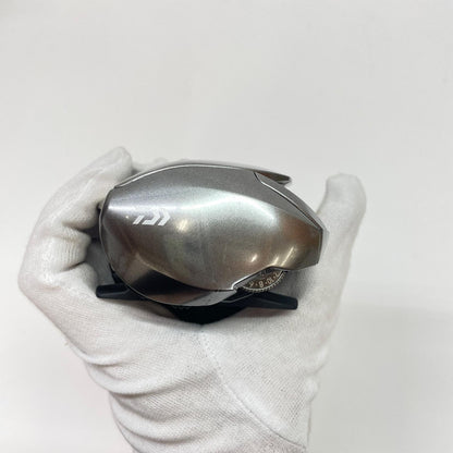 【フィッシング/釣り/釣具/リール】 【ベイトリール/左ハンドル】Daiwa | ダイワ 21ジリオンSVTW1000XHL 00630218【瀬戸大橋店】