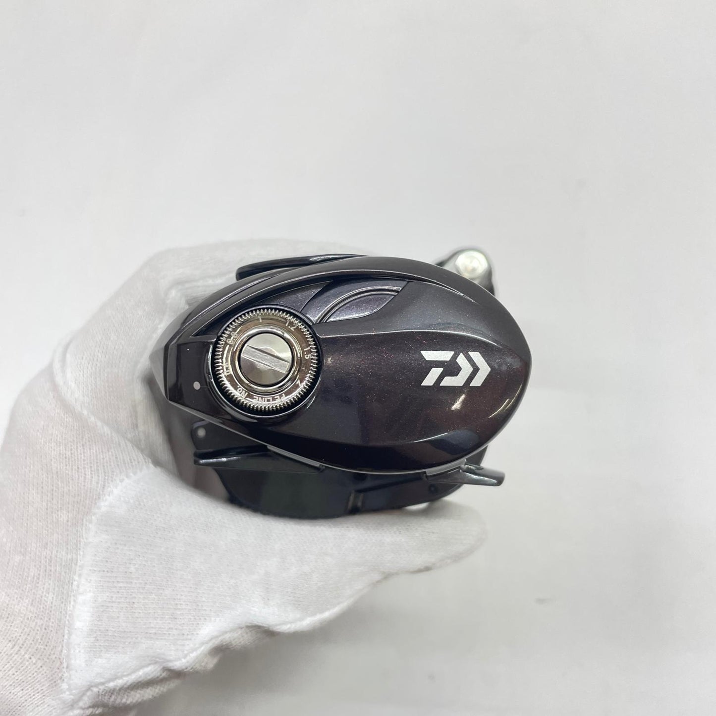 【フィッシング/釣り/釣具/リール】 【ベイトリール/右ハンドル】Daiwa | ダイワ 23紅牙100 00631026【瀬戸大橋店】