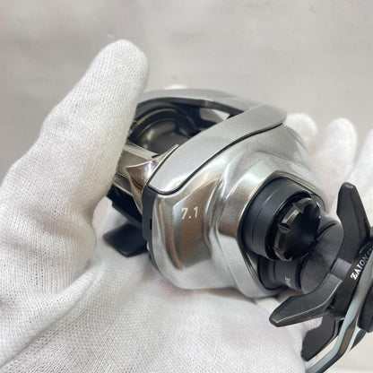 【フィッシング/釣り/釣具/リール】 【ベイトリール/右ハンドル】Daiwa | ダイワ 21ジリオンSVTW1000H【瀬戸大橋店】