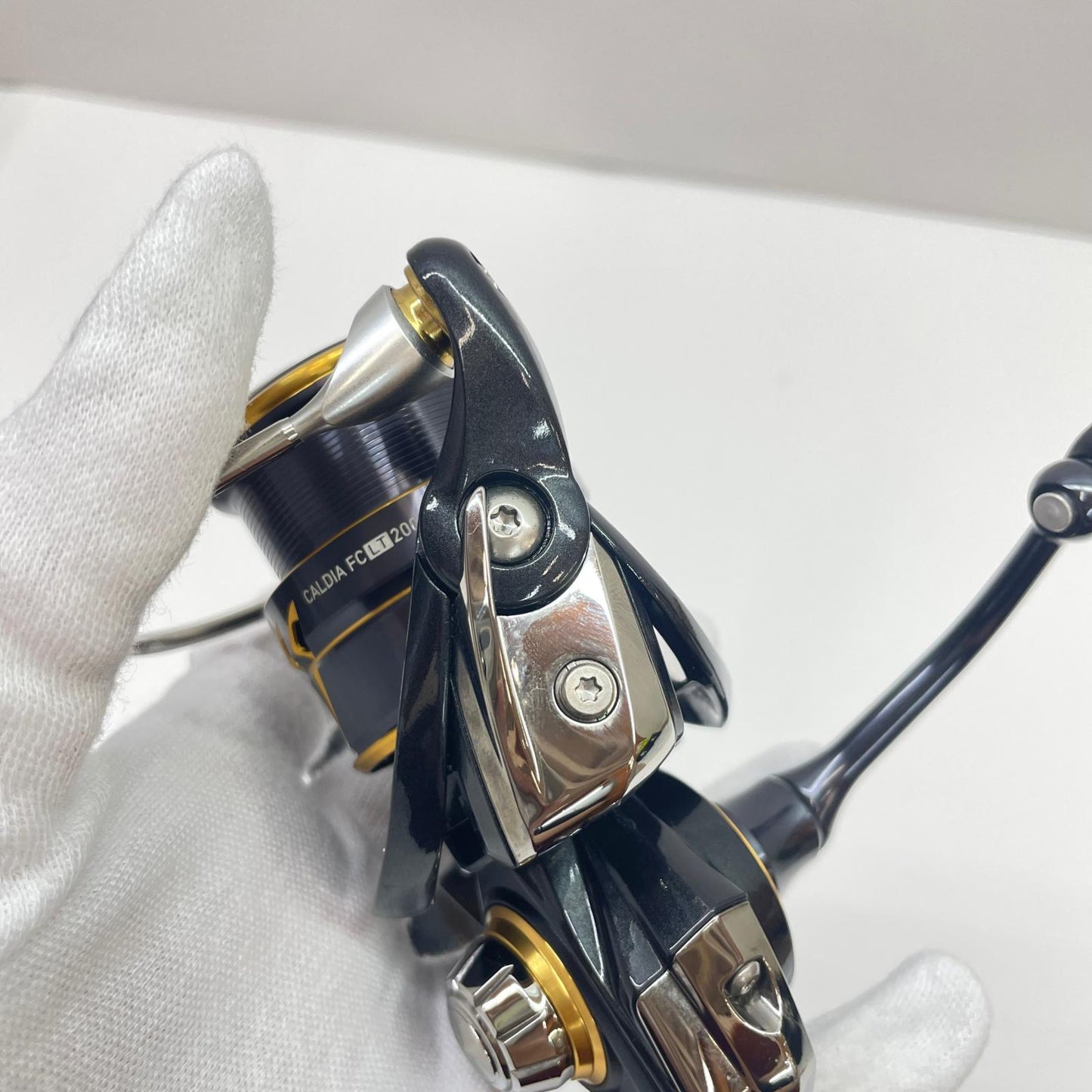 【フィッシング/釣り/釣具/リール】 【スピニングリール】Daiwa | ダイワ 21カルディアFCLT2000S【瀬戸大橋店】
