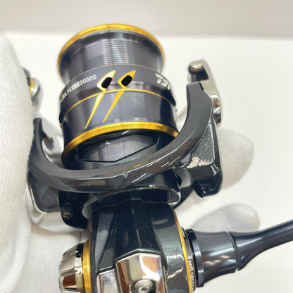 【フィッシング/釣り/釣具/リール】 【スピニングリール】Daiwa | ダイワ 21カルディアFCLT2000S【瀬戸大橋店】