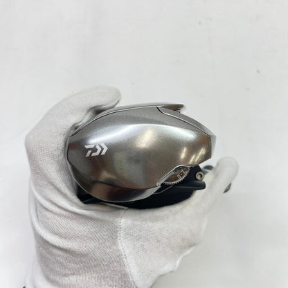 【フィッシング/釣り/釣具/リール】 【ベイトリール/右ハンドル】Daiwa | ダイワ 21ジリオンSVTW1000L 00630214【瀬戸大橋店】