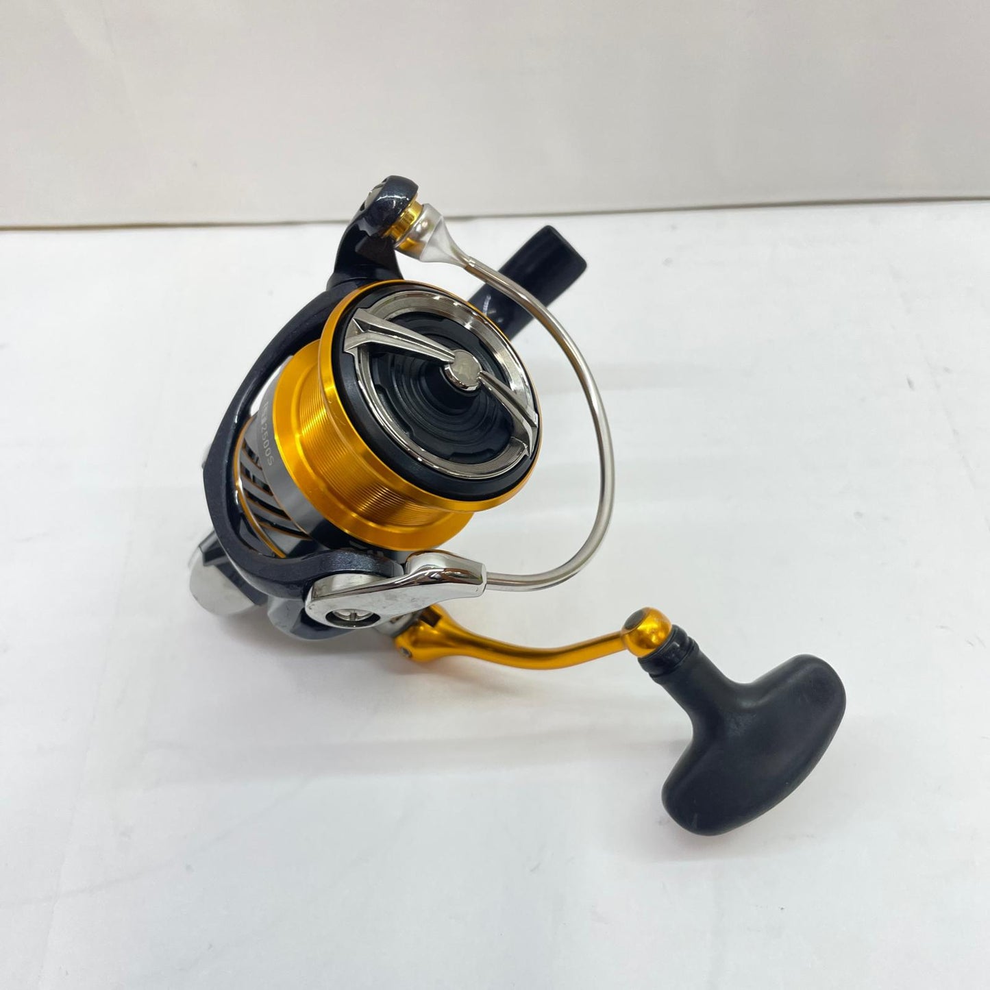 【フィッシング/釣り/釣具/リール】 【スピニングリール】Daiwa | ダイワ 20レブロスLT2500S【瀬戸大橋店】