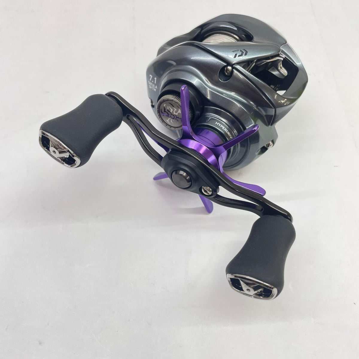 【フィッシング/釣り/釣具/リール】 【ベイトリール/右ハンドル】Daiwa | ダイワ 25タトゥーラSVTW100H 00630153 ※カスタム品純正パーツありません。【瀬戸大橋店】