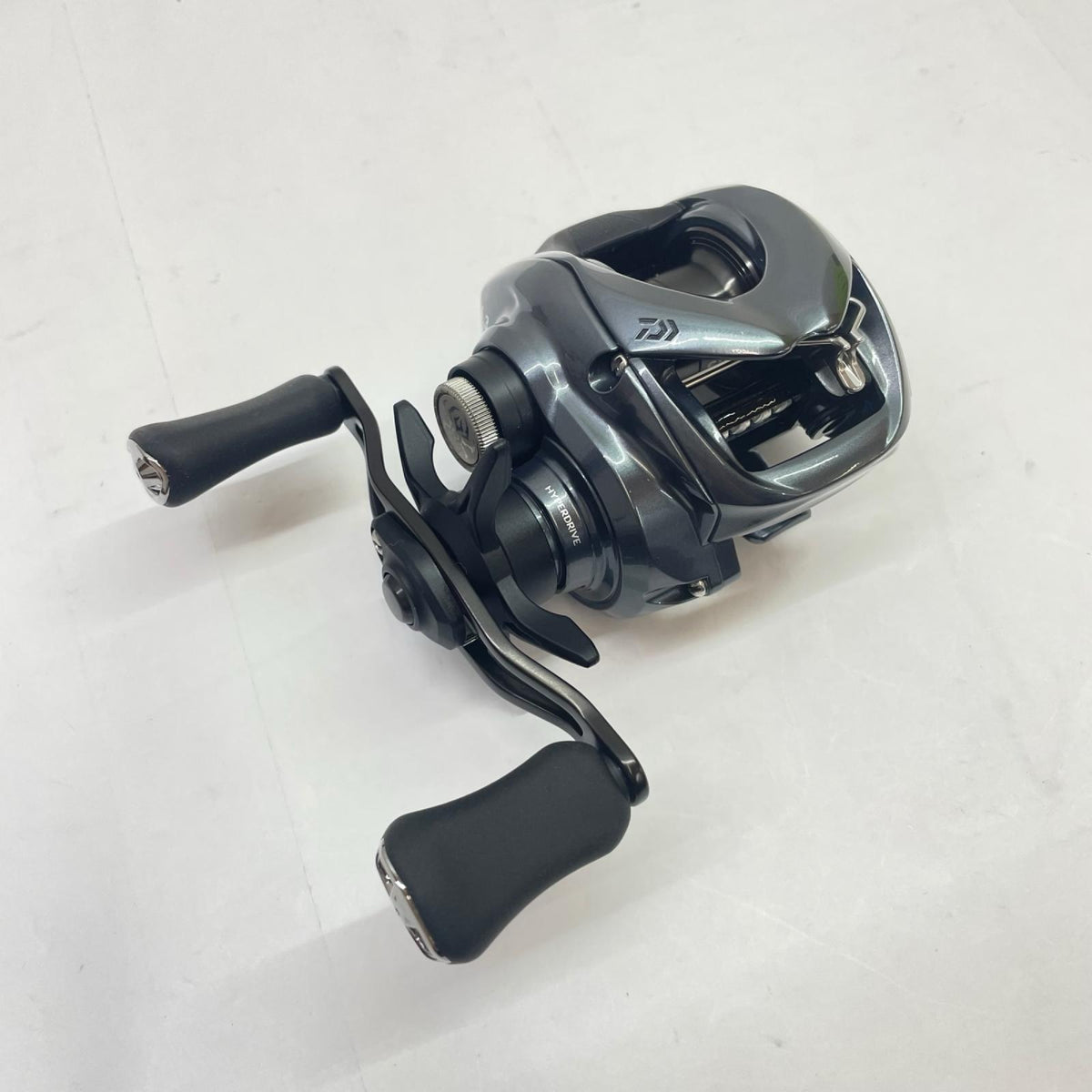 【フィッシング/釣り/釣具/リール】 【ベイトリール/右ハンドル】Daiwa | ダイワ 25タトゥーラSVTW100 00630151【瀬戸大橋店】