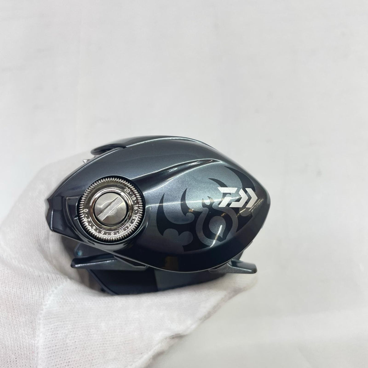 【フィッシング/釣り/釣具/リール】 【ベイトリール/右ハンドル】Daiwa | ダイワ 25タトゥーラSVTW100 00630151【瀬戸大橋店】