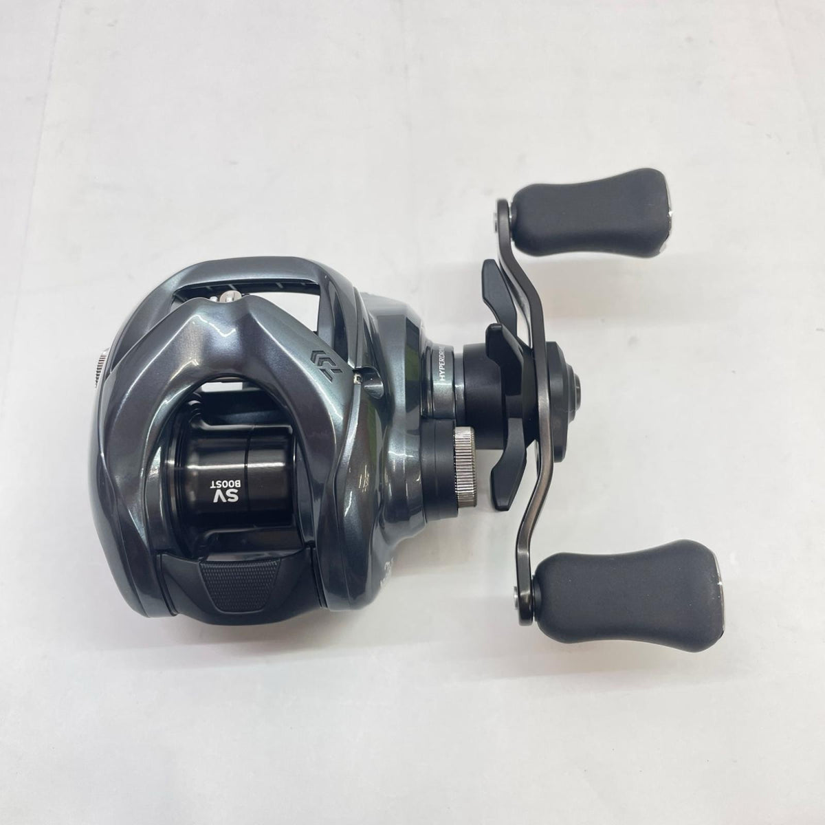 【フィッシング/釣り/釣具/リール】 【ベイトリール/右ハンドル】Daiwa | ダイワ 25タトゥーラSVTW100 00630151【瀬戸大橋店】