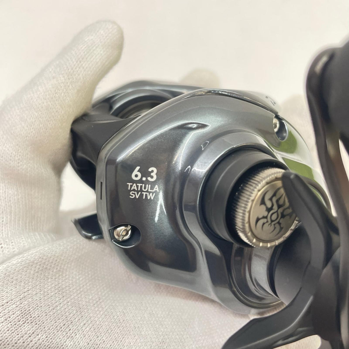【フィッシング/釣り/釣具/リール】 【ベイトリール/右ハンドル】Daiwa | ダイワ 25タトゥーラSVTW100 00630151【瀬戸大橋店】
