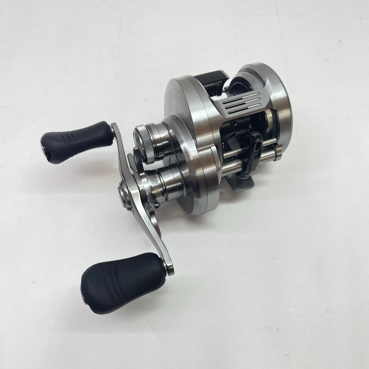 【フィッシング/釣り/釣具/リール】 【ベイトリール/右ハンドル】SHIMANO | シマノ 20カルカッタコンクエストDC200HG 04039【瀬戸大橋店】