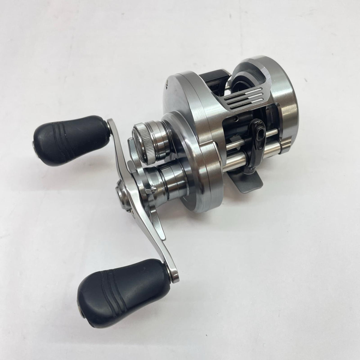 【フィッシング/釣り/釣具/リール】 【ベイトリール/右ハンドル】SHIMANO | シマノ 20カルカッタコンクエストDC100HG 04085【瀬戸大橋店】