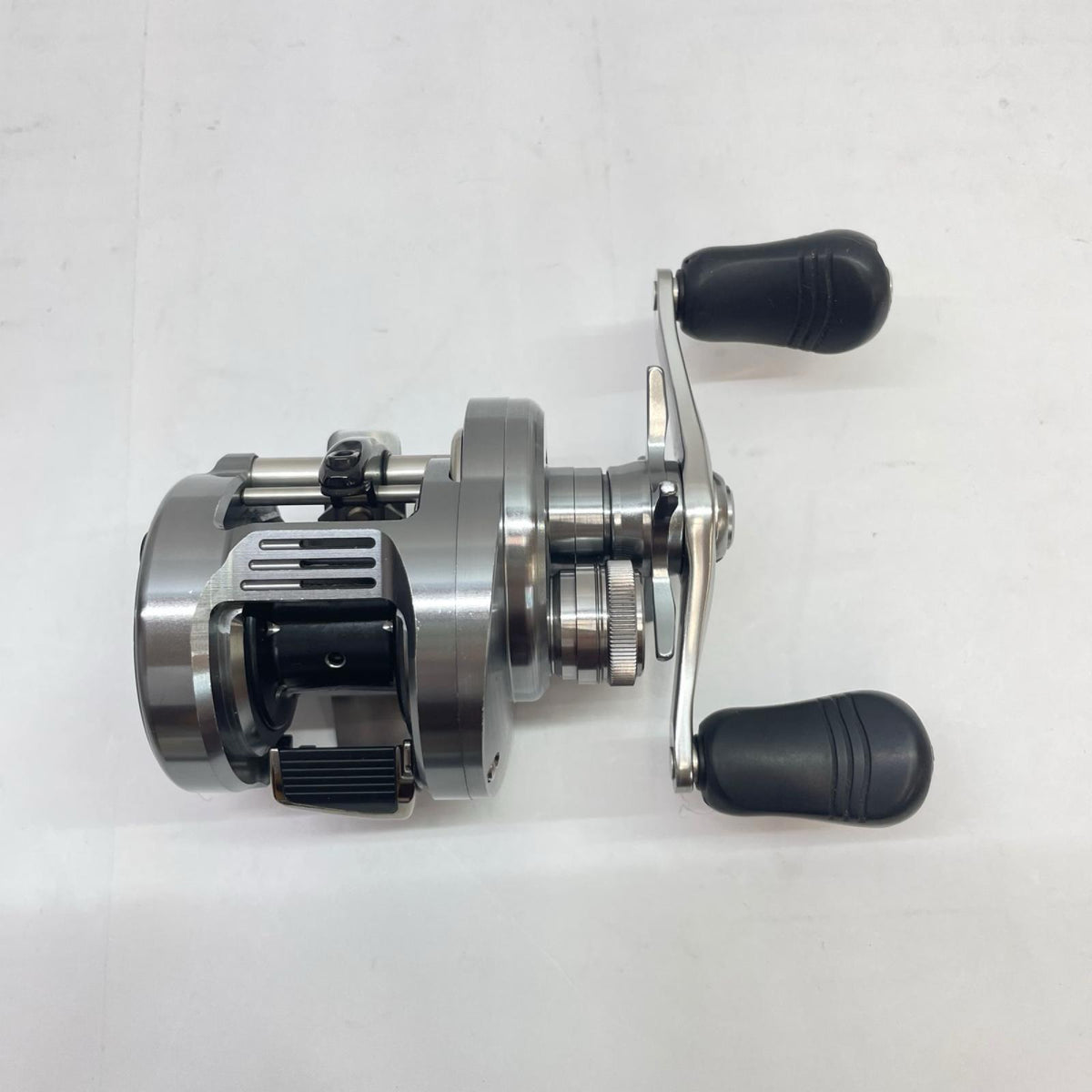 【フィッシング/釣り/釣具/リール】 【ベイトリール/右ハンドル】SHIMANO | シマノ 20カルカッタコンクエストDC100HG 04085【瀬戸大橋店】