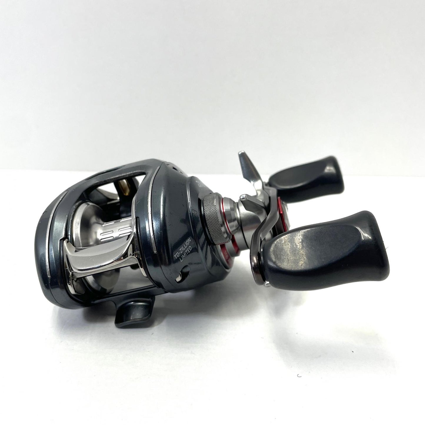 【フィッシング/釣り/釣具/リール】 【ベイトリール/右ハンドル】Daiwa | ダイワ 12TDジリオン LTDR-JD【尾張小牧店】