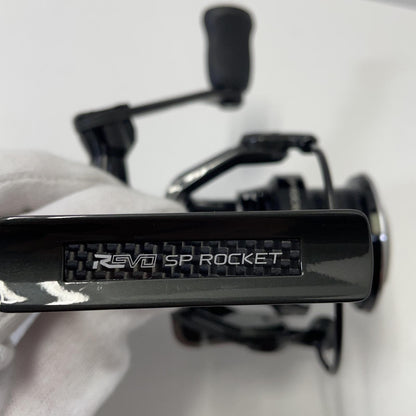 【フィッシング/釣り/釣具/リール】 【スピニングリール】AbuGarcia | アブガルシア レボSPロケット 2500S【尾張小牧店】