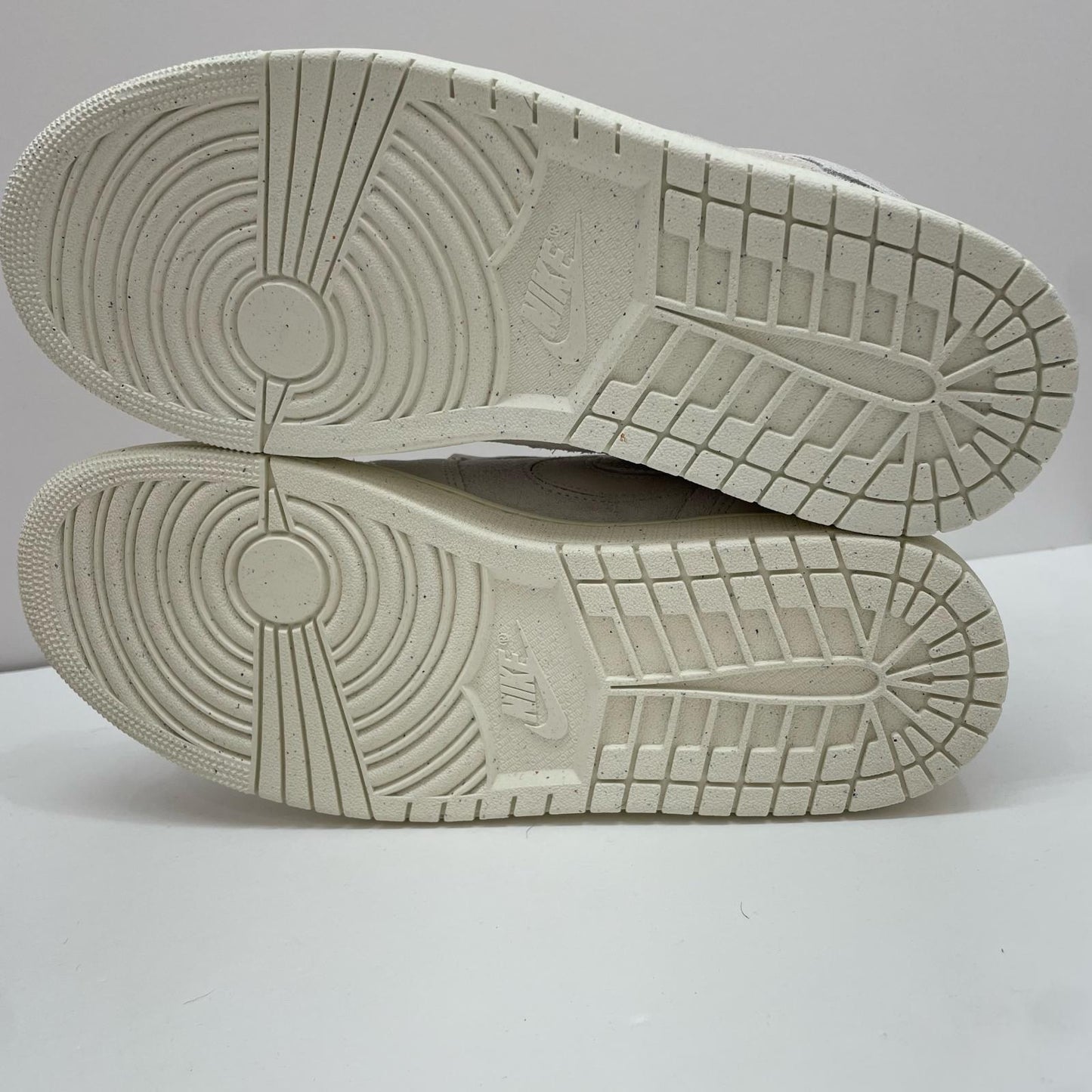 NIKE | ナイキ Air Jordan 1 Mid SE Craft スニーカー FQ3224-100 グレー 29cm