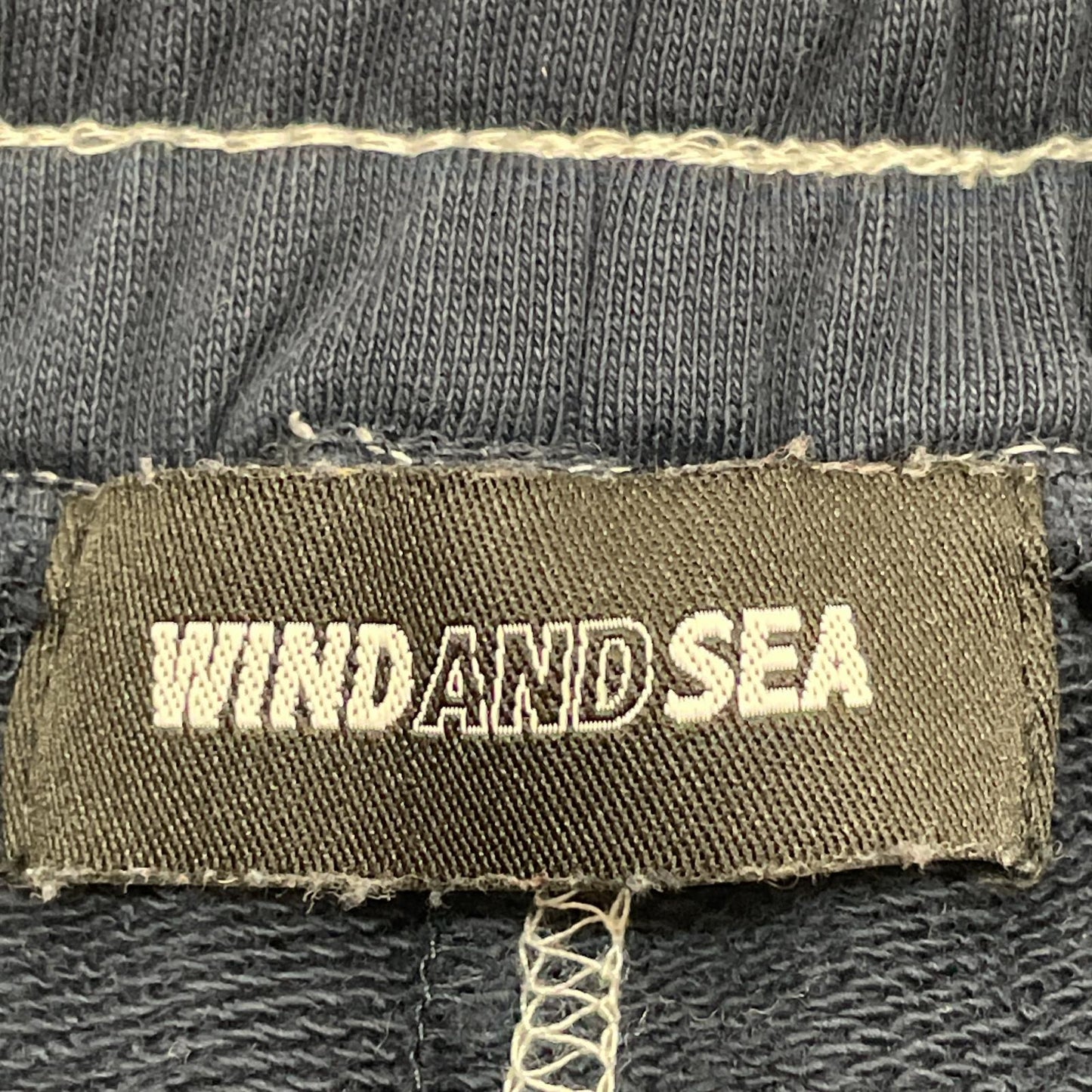 WIND AND SEA | ウィンダンシーウインダンシー STITCH LOGO SWEATPANT パンツ WDS-O-ATTD-25-Q1-PT-02 ネイビー サイズ：XL【尾張小牧店】