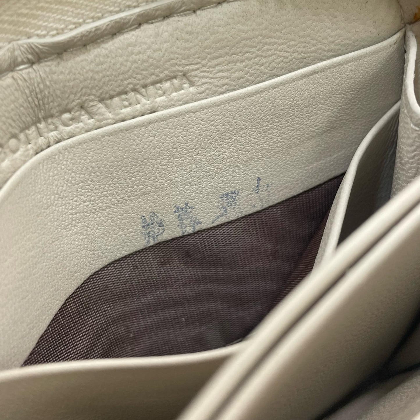 BOTTEGA VENETA | ボッテガヴェネタ イントレチャート コインケース ホワイト×レッド【尾張小牧店】