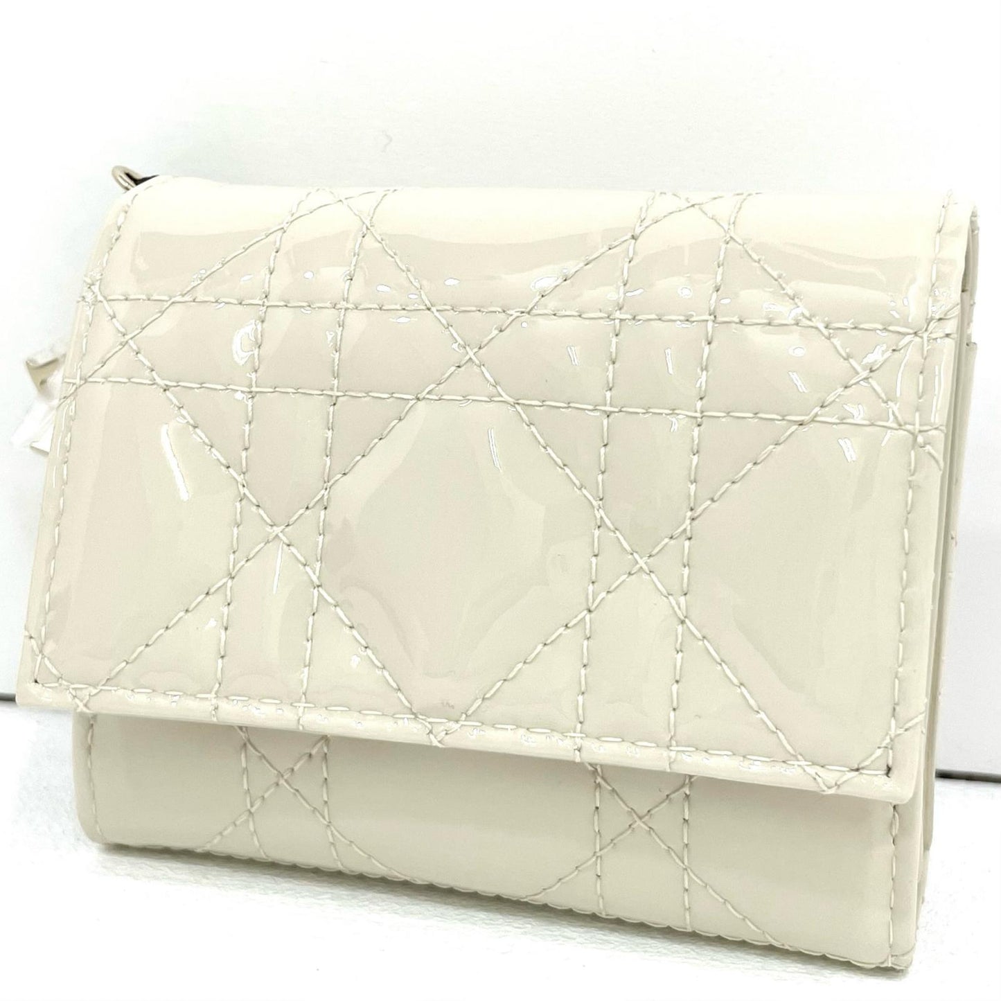 Christian Dior | クリスチャンディオール LadyDiorLotus 三つ折り財布 ホワイト【尾張小牧店】