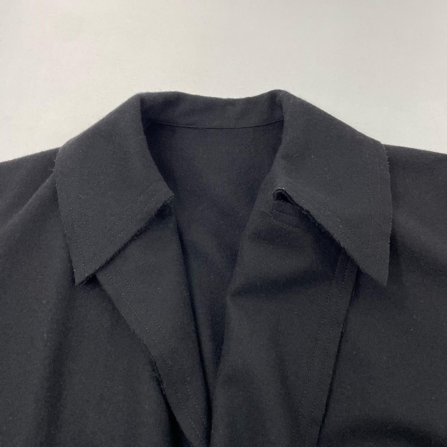Yohji Yamamoto | ヨウジヤマモト その他アウター FL-C52-105 ブラック サイズ：2【尾張小牧店】
