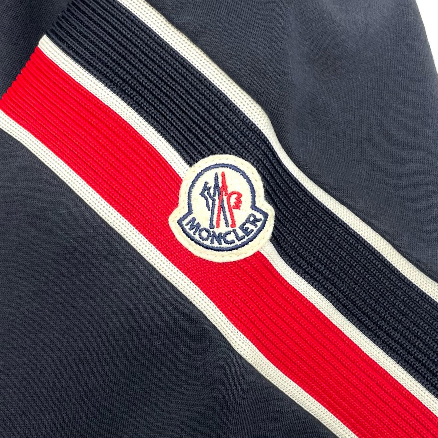 MONCLER | モンクレール MAGLIA APERTA CON ZIP ブルゾン J20918G00001 ネイビー サイズ：M【尾張小牧店】