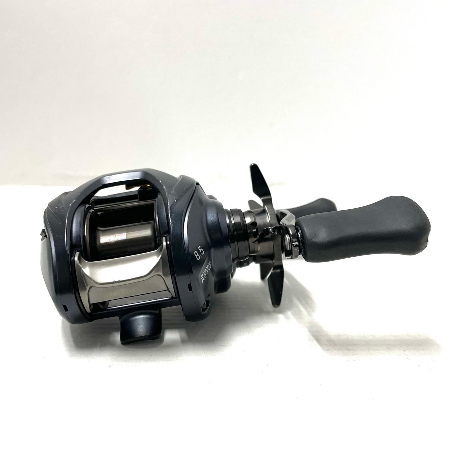 【フィッシング/釣り/釣具/リール】 【ベイトリール/右ハンドル】Daiwa | ダイワ 23スティーズ　AITW1000XH【尾張小牧店】