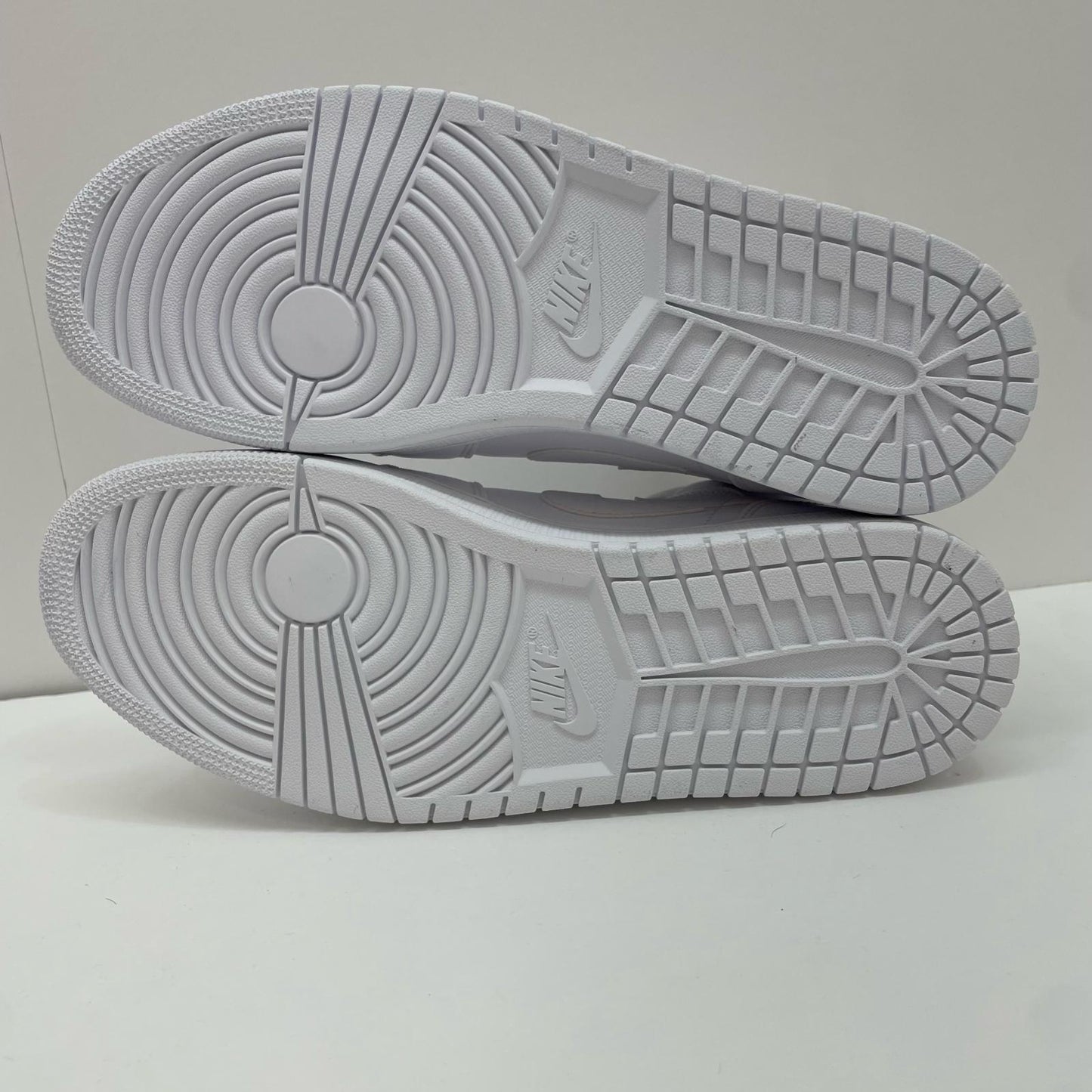 NIKE | ナイキ AIR JORDAN 1 MID SE スニーカー CW7589-100 ホワイト 30cm