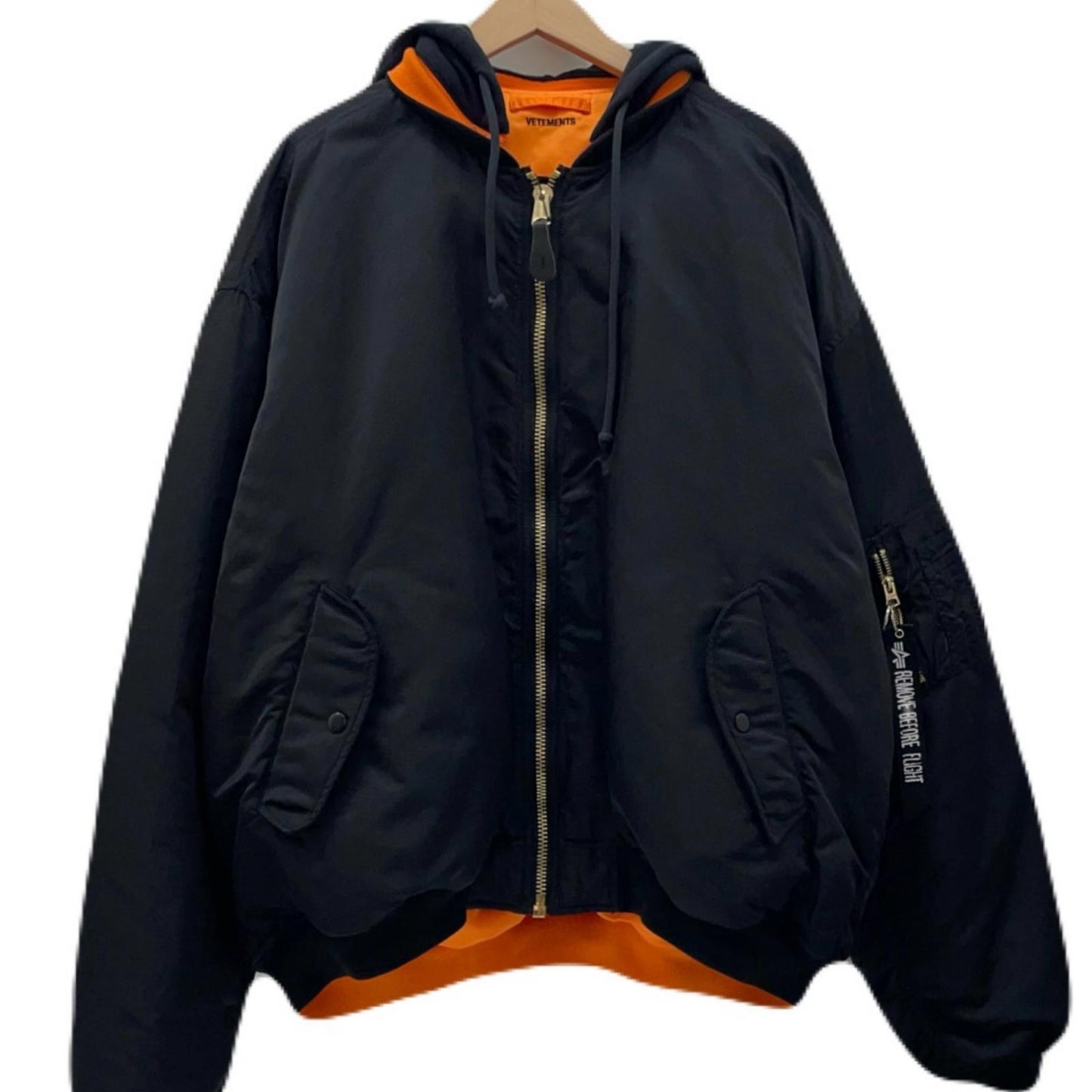 VETEMENTS | ヴェトモンベトモン Reversible Hooded Bomber Jacket ミリタリーコート UA53JA900B ブラック×オレンジ サイズ：S【尾張小牧店】