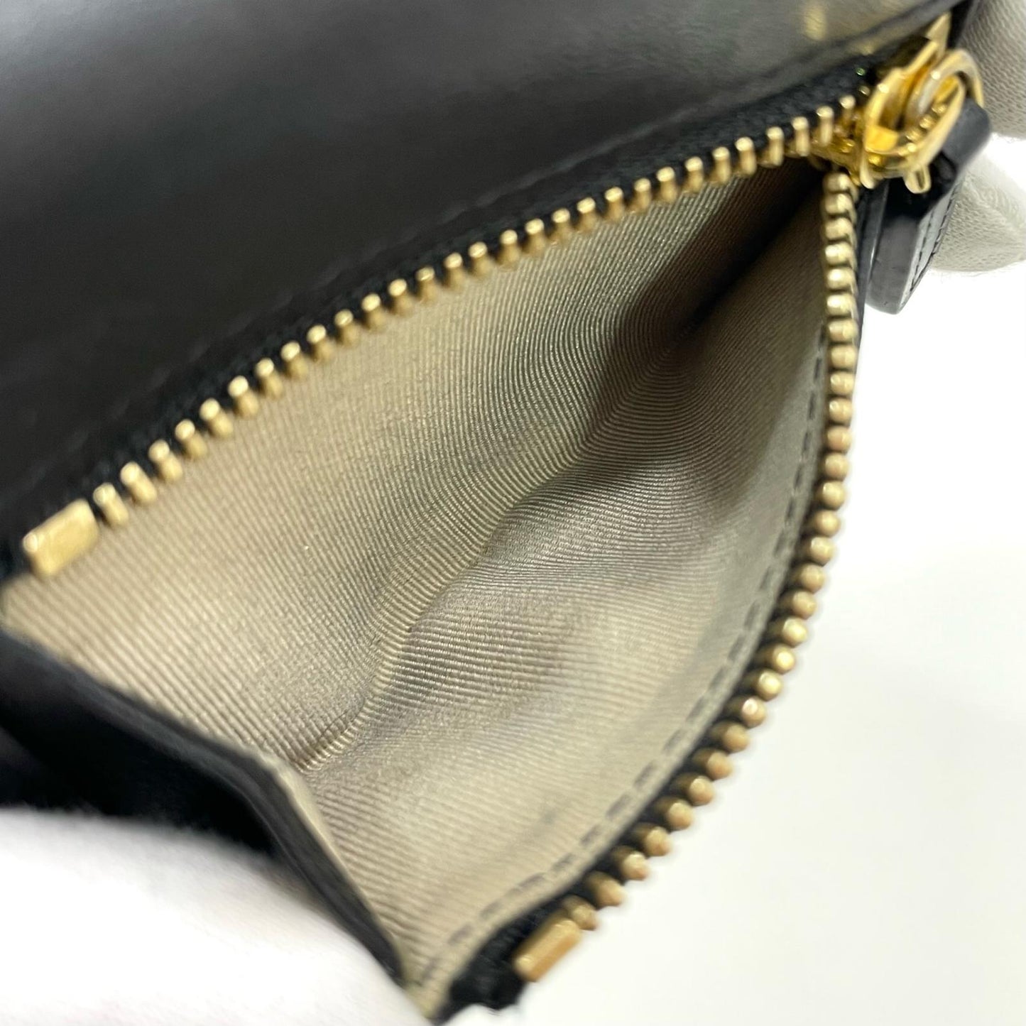 MCM | エム・シー・エム 三つ折り財布 ブラック×ピンク【尾張小牧店】
