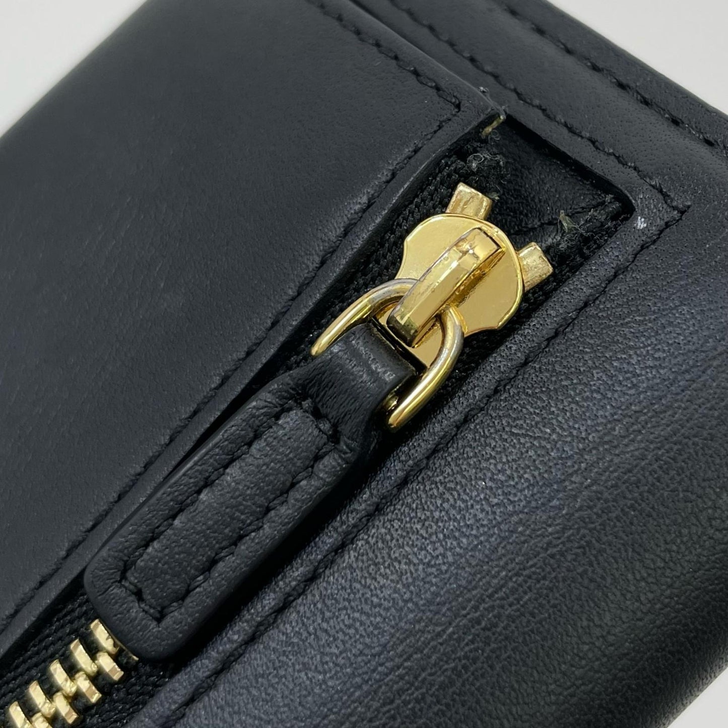MCM | エム・シー・エム 三つ折り財布 ブラック×ピンク【尾張小牧店】