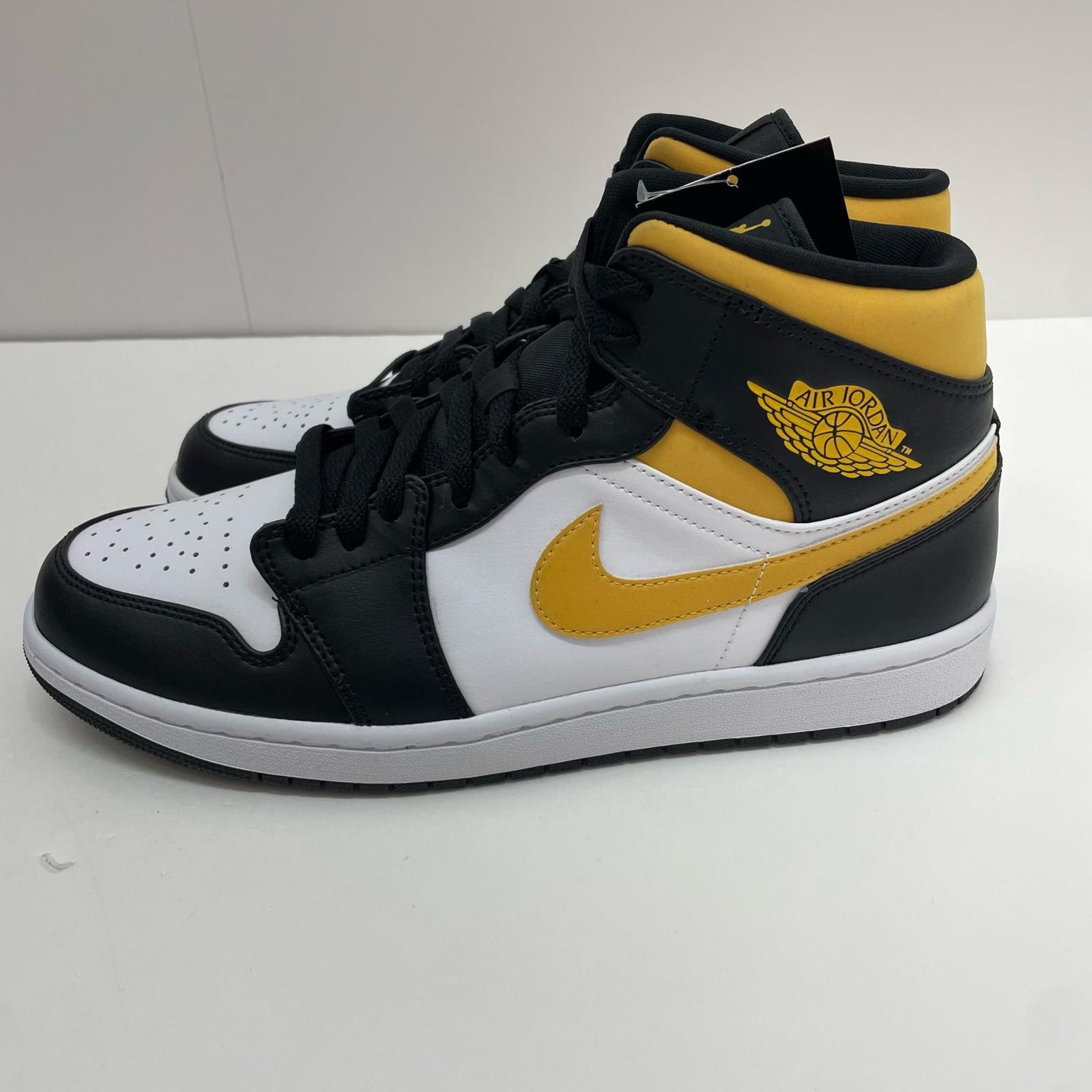 NIKE | ナイキ Air Jordan 1 Mid スニーカー 554724-177 イエロー 29cm