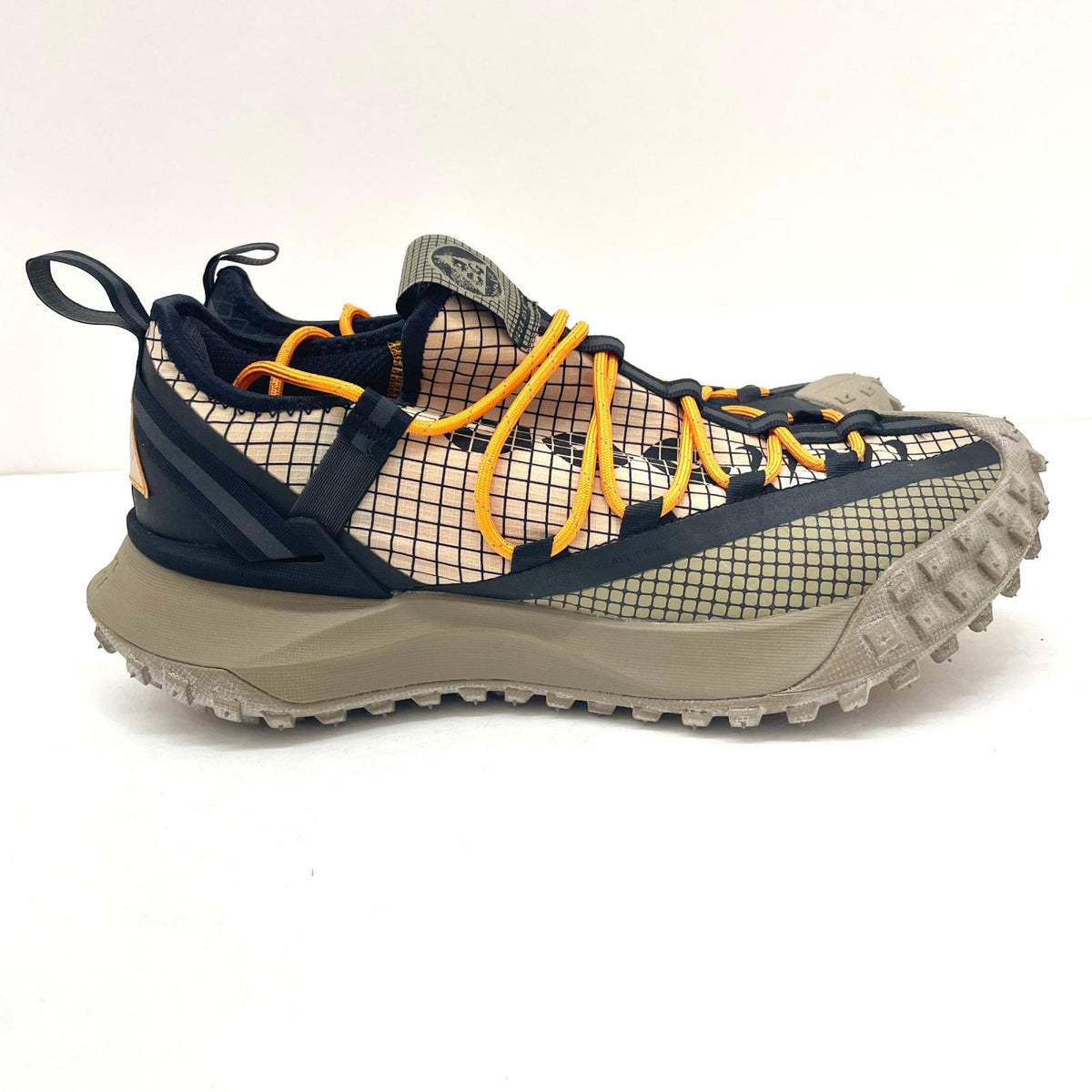 NIKE | ナイキ ACG MOUNTAIN FLY LOW スニーカー 27.0cm DA5424-200 その他 27cm【尾張小牧店】