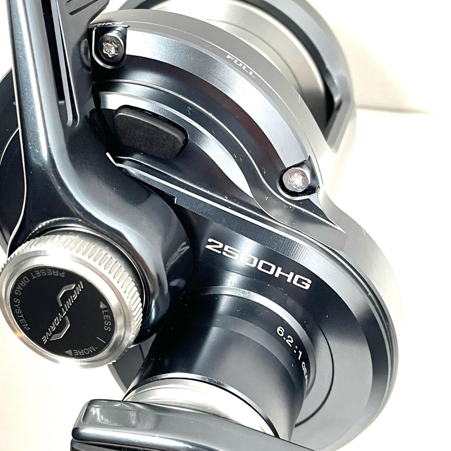 【フィッシング/釣り/釣具/リール】 【ベイトリール/右ハンドル】SHIMANO | シマノ 24オシアジガー LD2500HG【尾張小牧店】