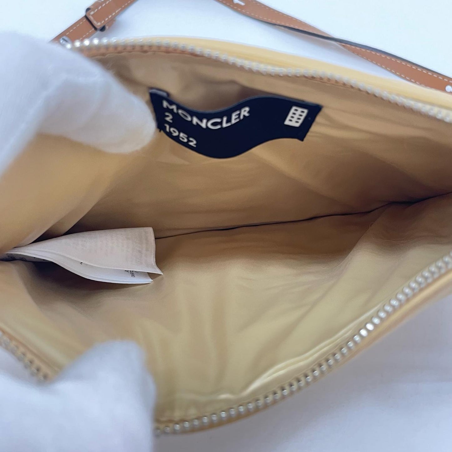 MONCLER GENIUS | モンクレールジニアス TUYA ショルダーバッグ G10946A60000 ベージュ【尾張小牧店】