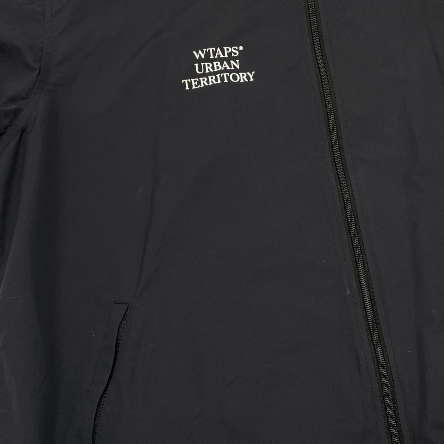 W)TAPS | ダブルタップス TRACK JACKET NYLON TUSSAH ナイロンジャケット 221WVDT-JKM03 ブラック サイズ：3【尾張小牧店】