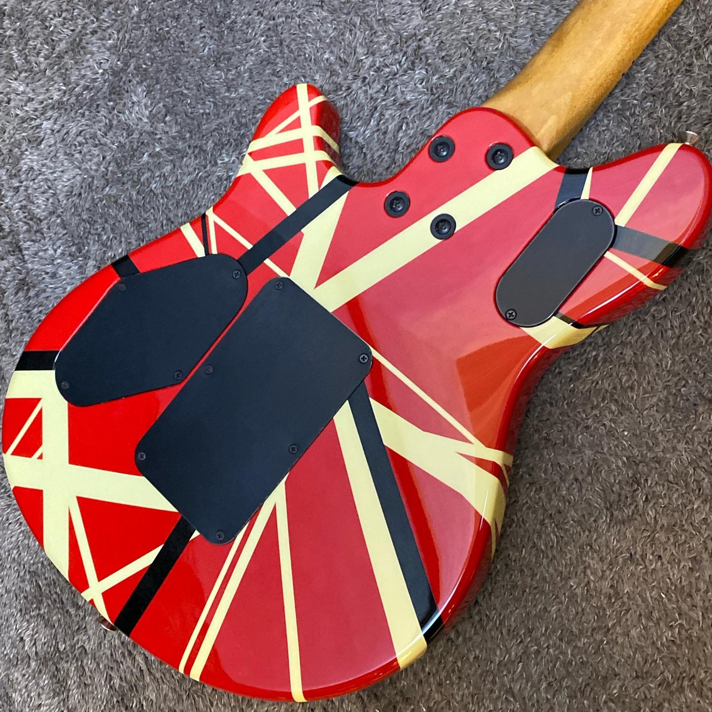 PEAVEY | ピービー 楽器 EVH Wolfgang Special Red Stripe【尾張小牧店】