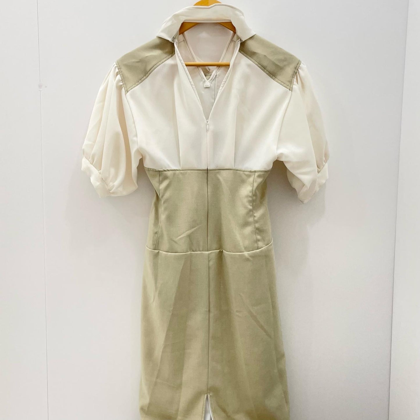 PUBLIC TOKYO | パブリックトーキョー ワンピース ベージュ サイズ：FreeSize【尾張小牧店】