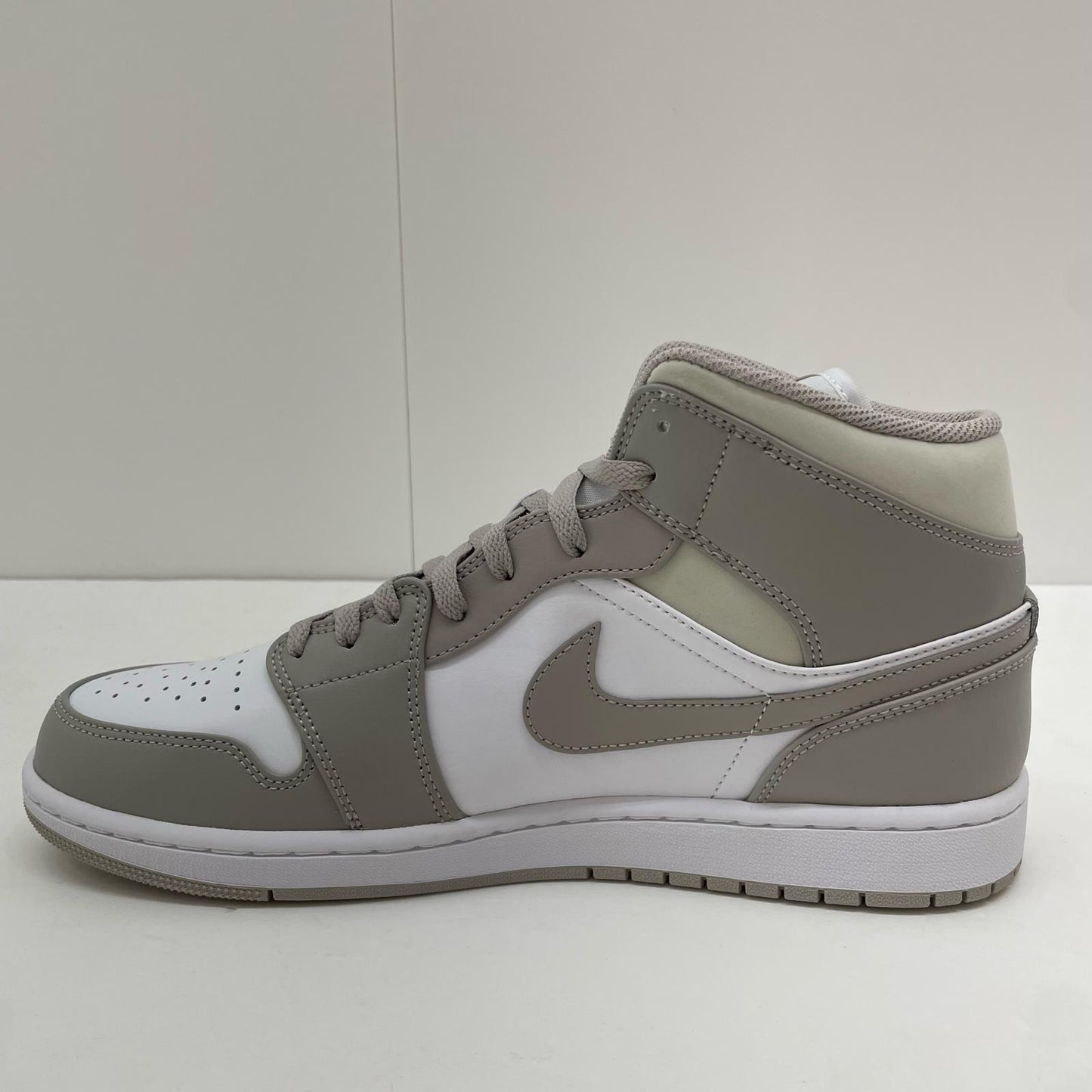 NIKE | ナイキ Air Jordan 1 Mid スニーカー 554724-082 グレー 29cm