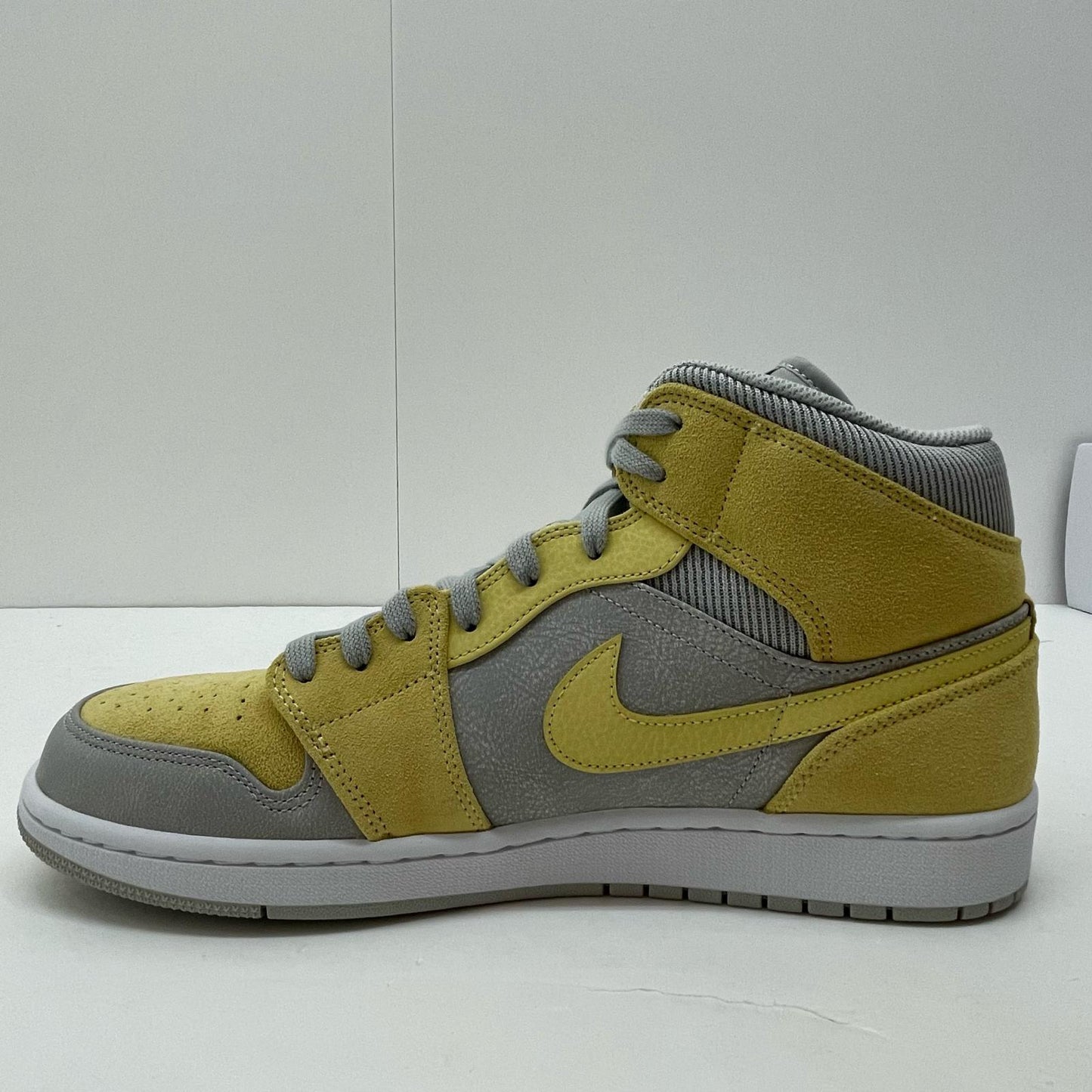 NIKE | ナイキ Air Jordan 1 Mid スニーカー DA4666-001 その他 30cm